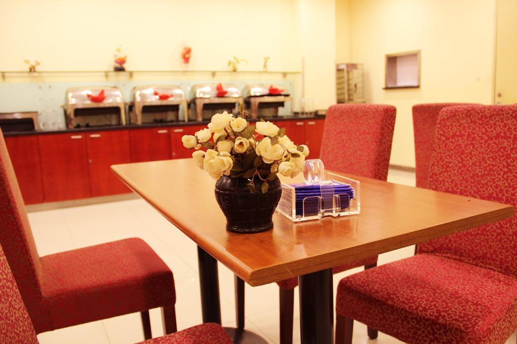 Hanting Hotel Shenyang Tiexi Furniture City Exterior foto